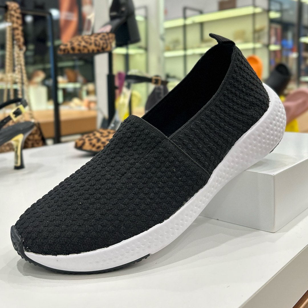 Tênis slip on elástico